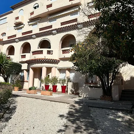 Agreable Studio Renove Avec Place De Parking Bandol Exterior photo