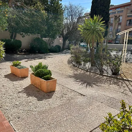 Agreable Studio Renove Avec Place De Parking Bandol Exterior photo